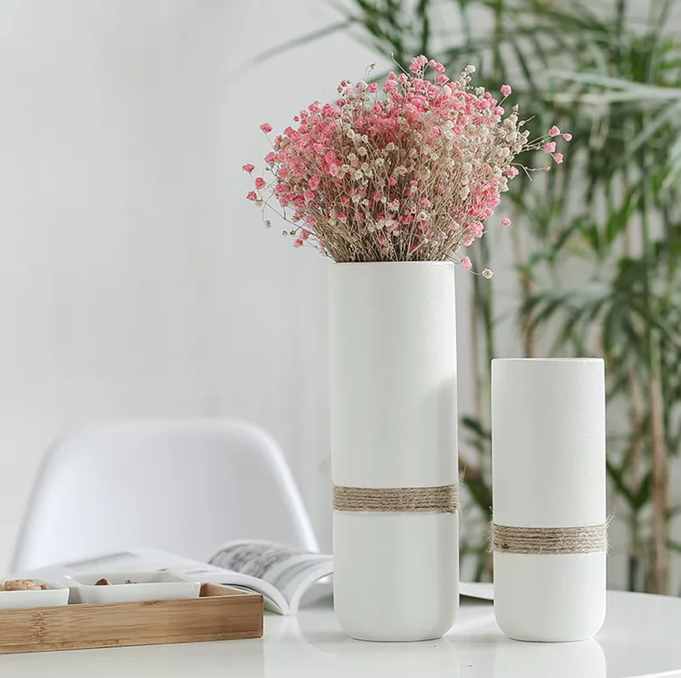 Minimal Cylinder Vase - Matte White - Tokemates
